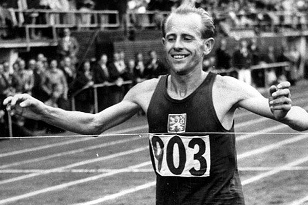 VOLO NOVEZEROTRE, la storia del mitico maratoneta Emil Zatopek
